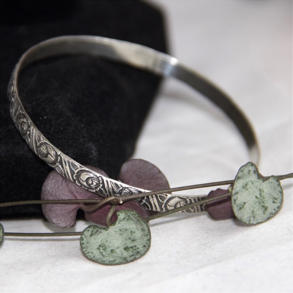 Beau Sterling Silver Floral Rose Repousse Bangle Bracelet Vintage 7.5 Inch